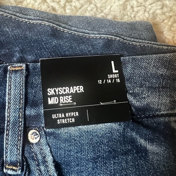 WOMENS EXPRESS MID RISE ULTRA HYPER STRETCH SZ 12/14/16 JEANS LG/SHORT NWT - Picture 3 of 14